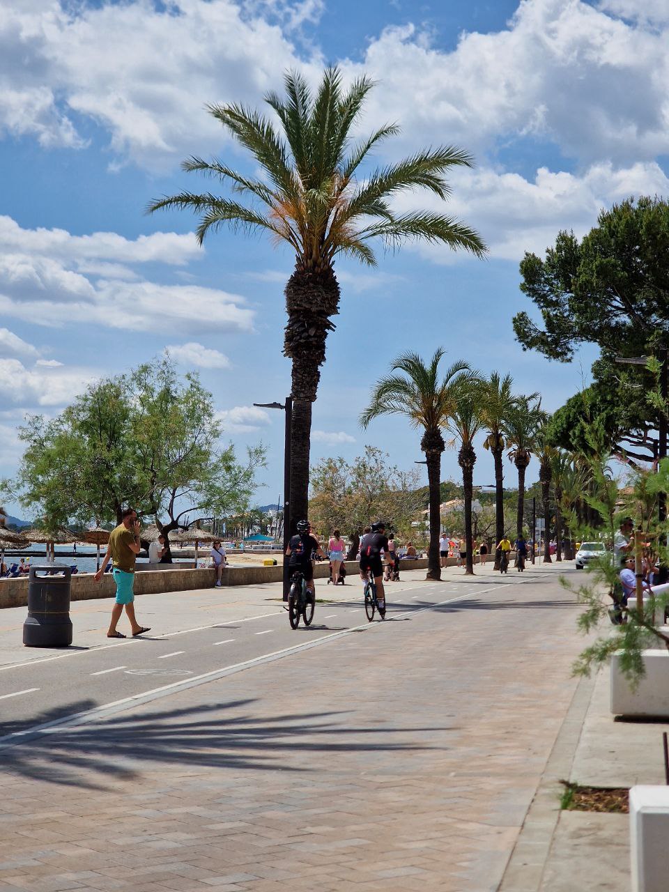 How cycling in Pollença could look like.