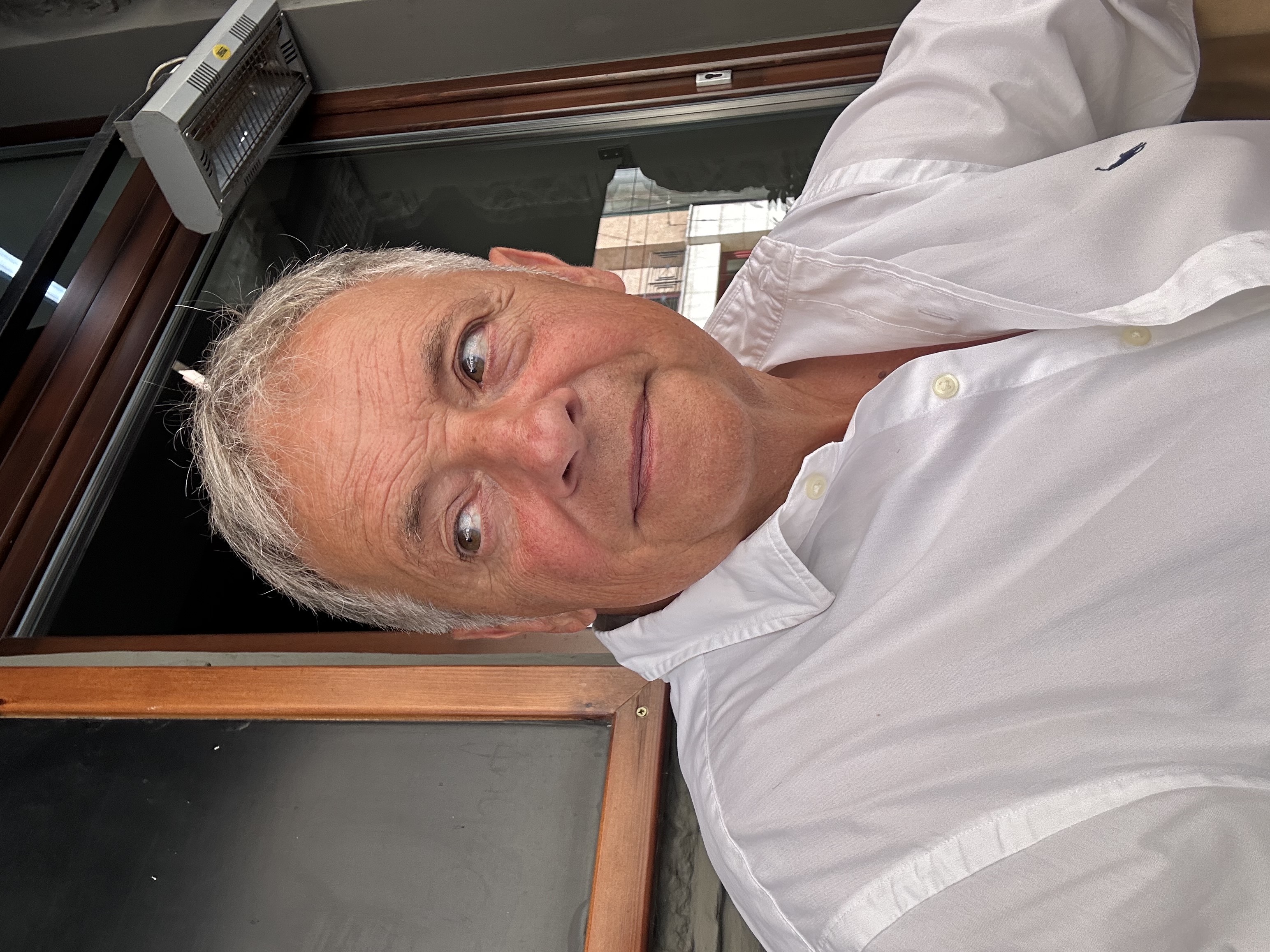 Zoltan Kővári