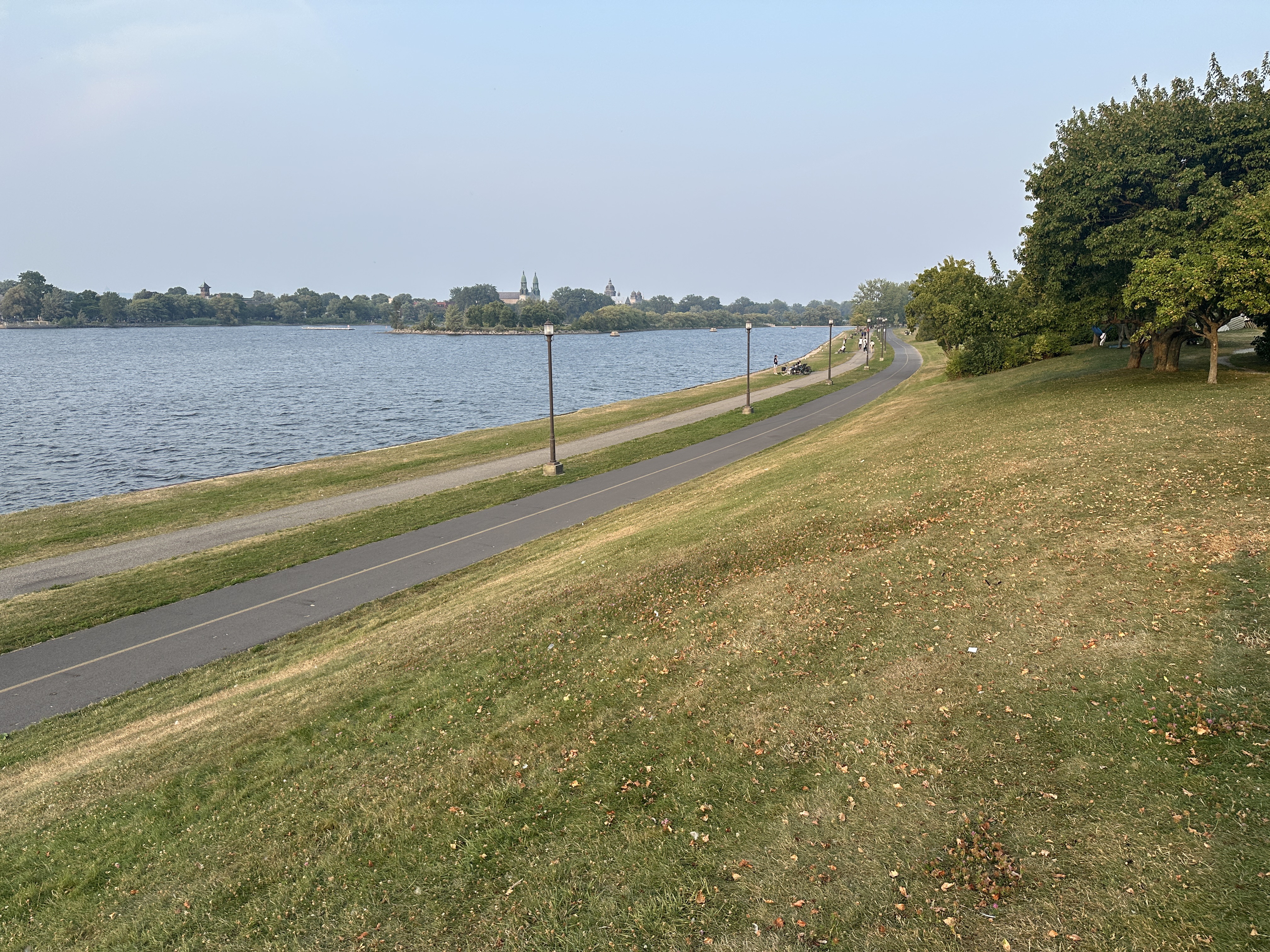 Rue Hutchison, Montréal to Av du Mont-Royal O, Montréal