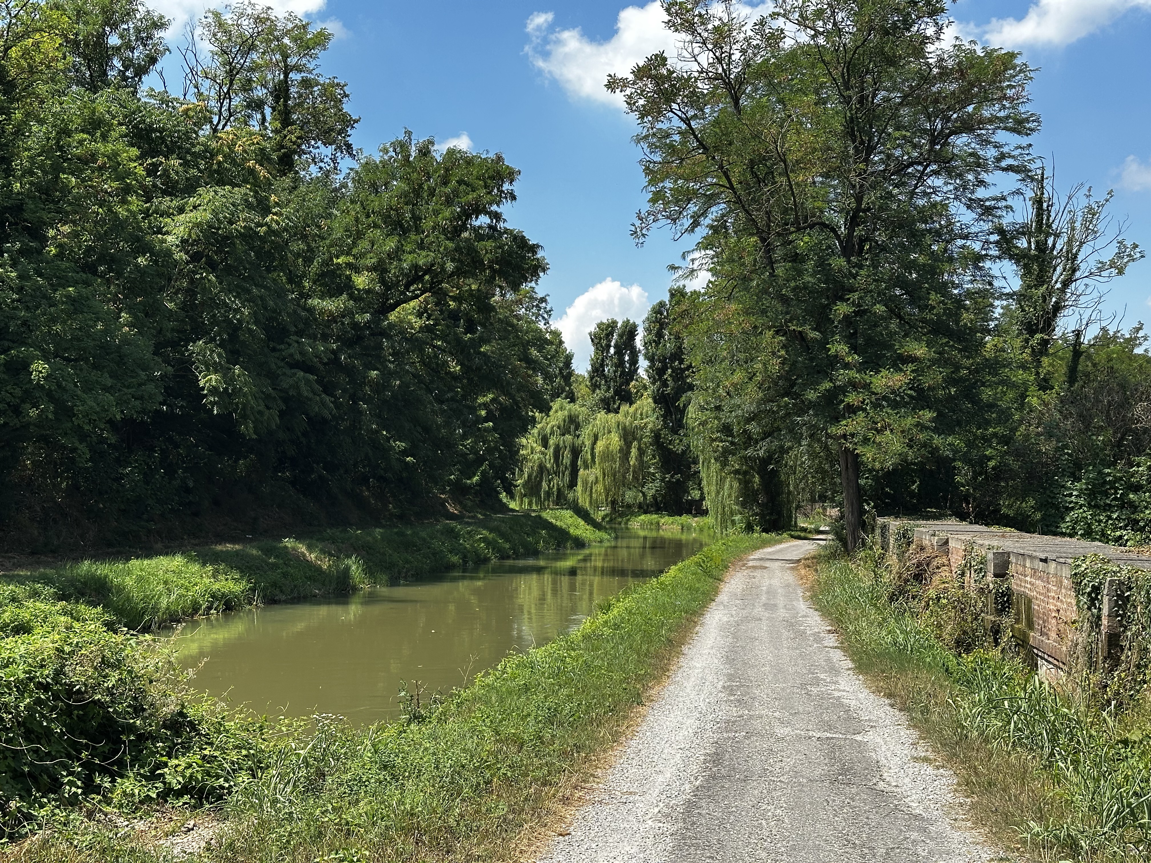 Via Guglielmo Marconi, Casalbuttano ed Uniti nach Via della Vittoria, Salvirola
