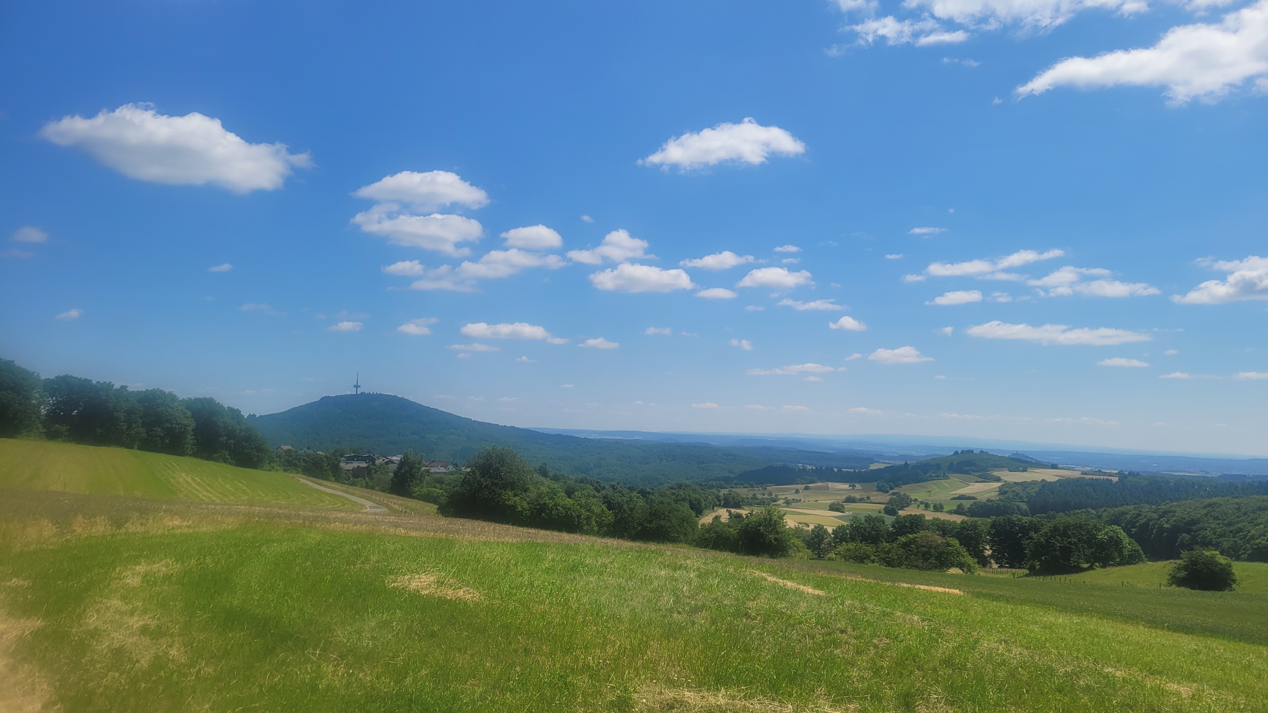 Foto 4 del percorso Bikemap "Mit dem Gravel Bike auf den Dünsberg." Foto 4 del percorso Bikemap "Mit dem Gravel Bike auf den Dünsberg."