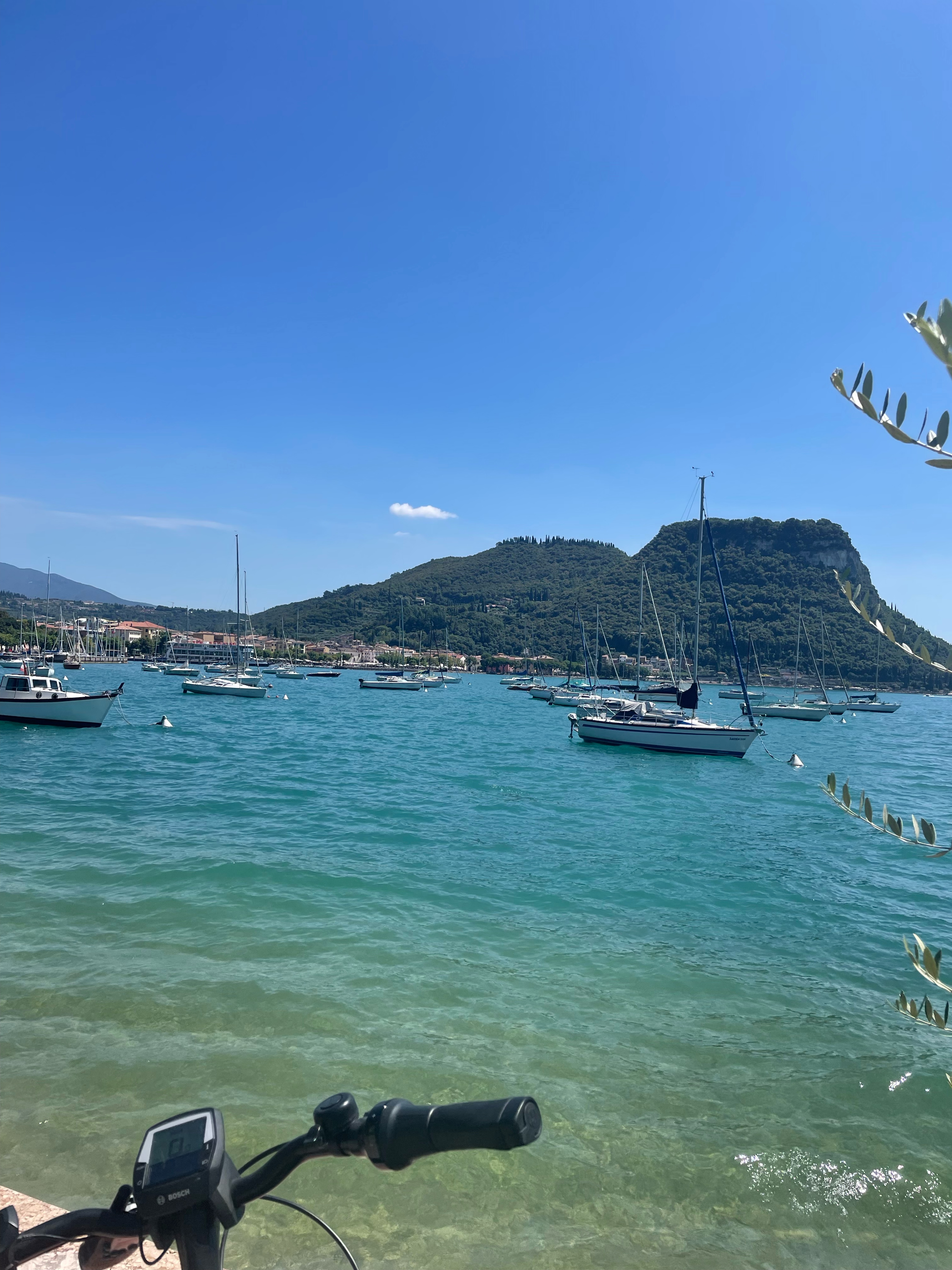 lungo lago da Garda a la punta
