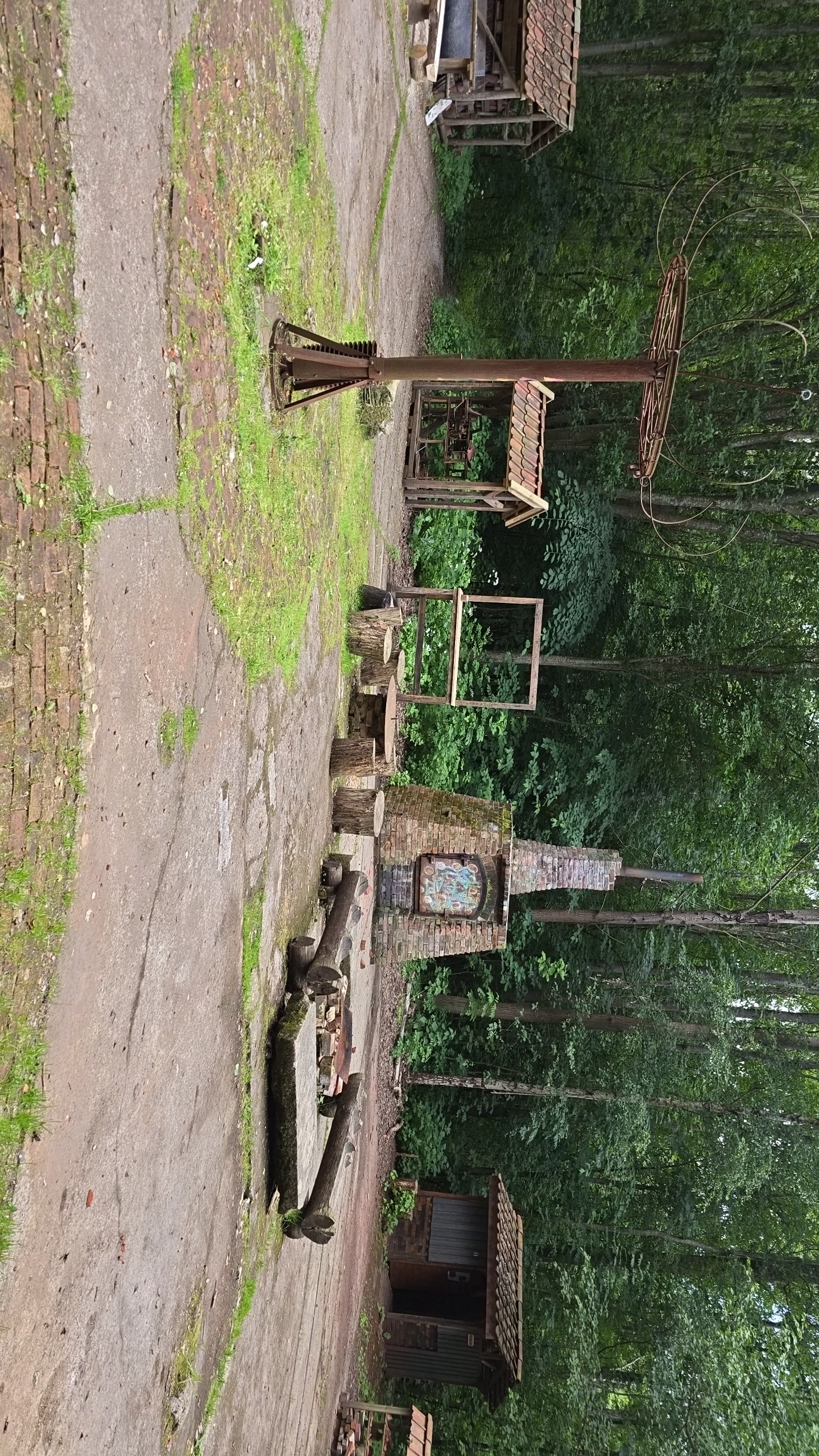 Paul Holmsens Vei to Emil Mørchs vei