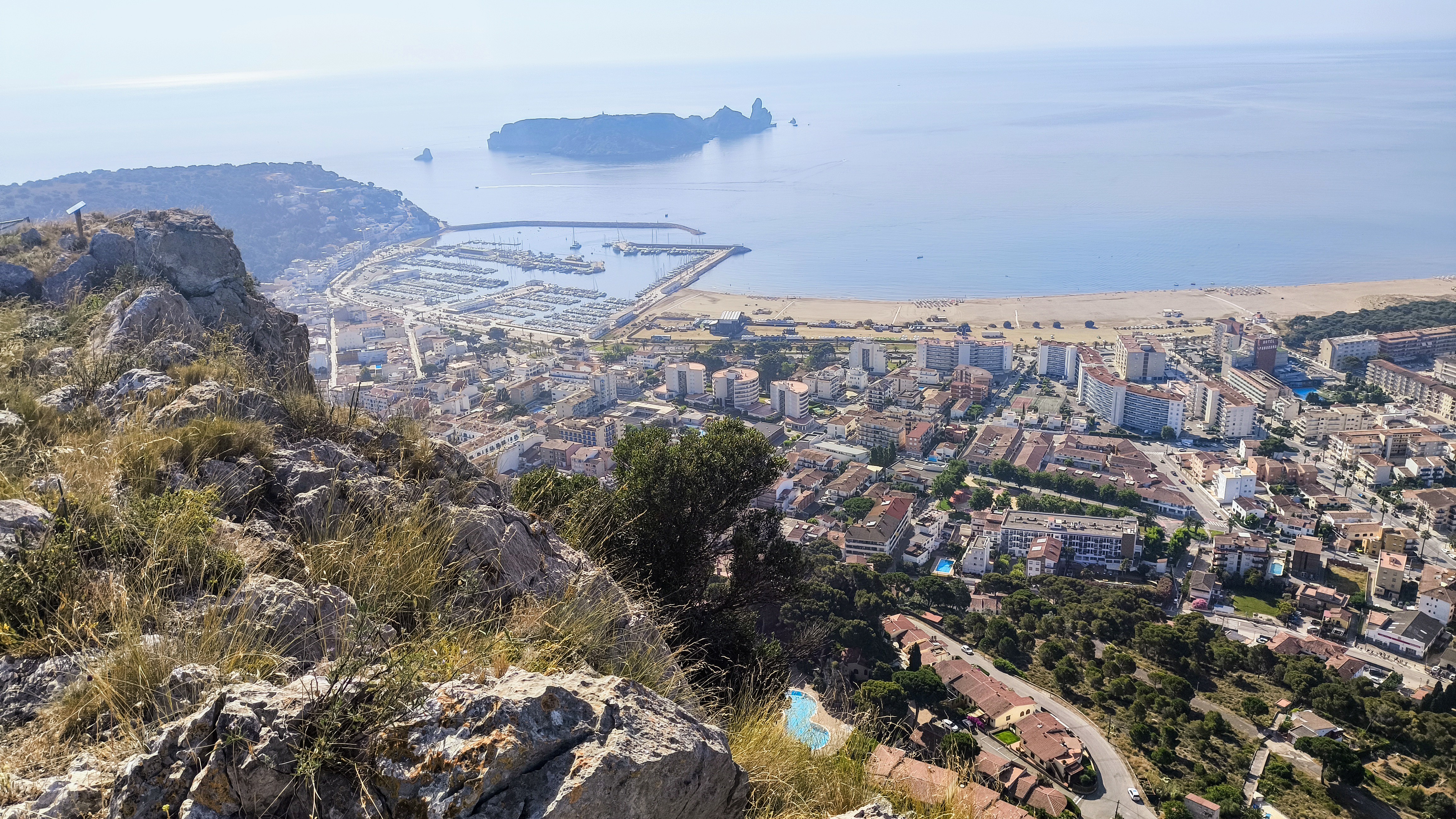 17 MONTGRÍ : L'Escala Bellcaire Ullà Ter L'Estartit Rocamaura Mirador-Punta-Ventosa Cala-Montgó Torre-Montgó Mateua