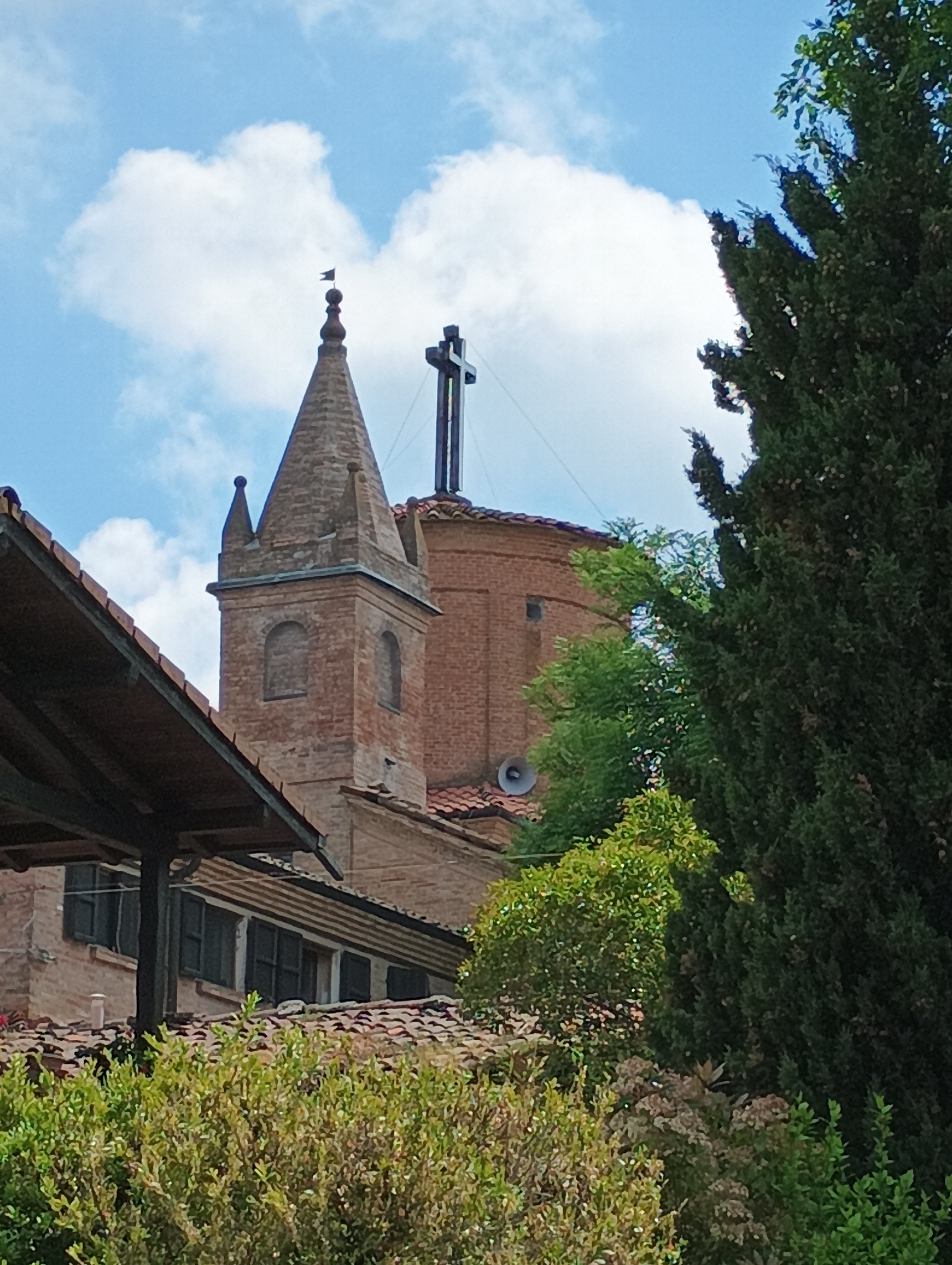 Da Via Castelnuovo R. 195A a Via del Santuario