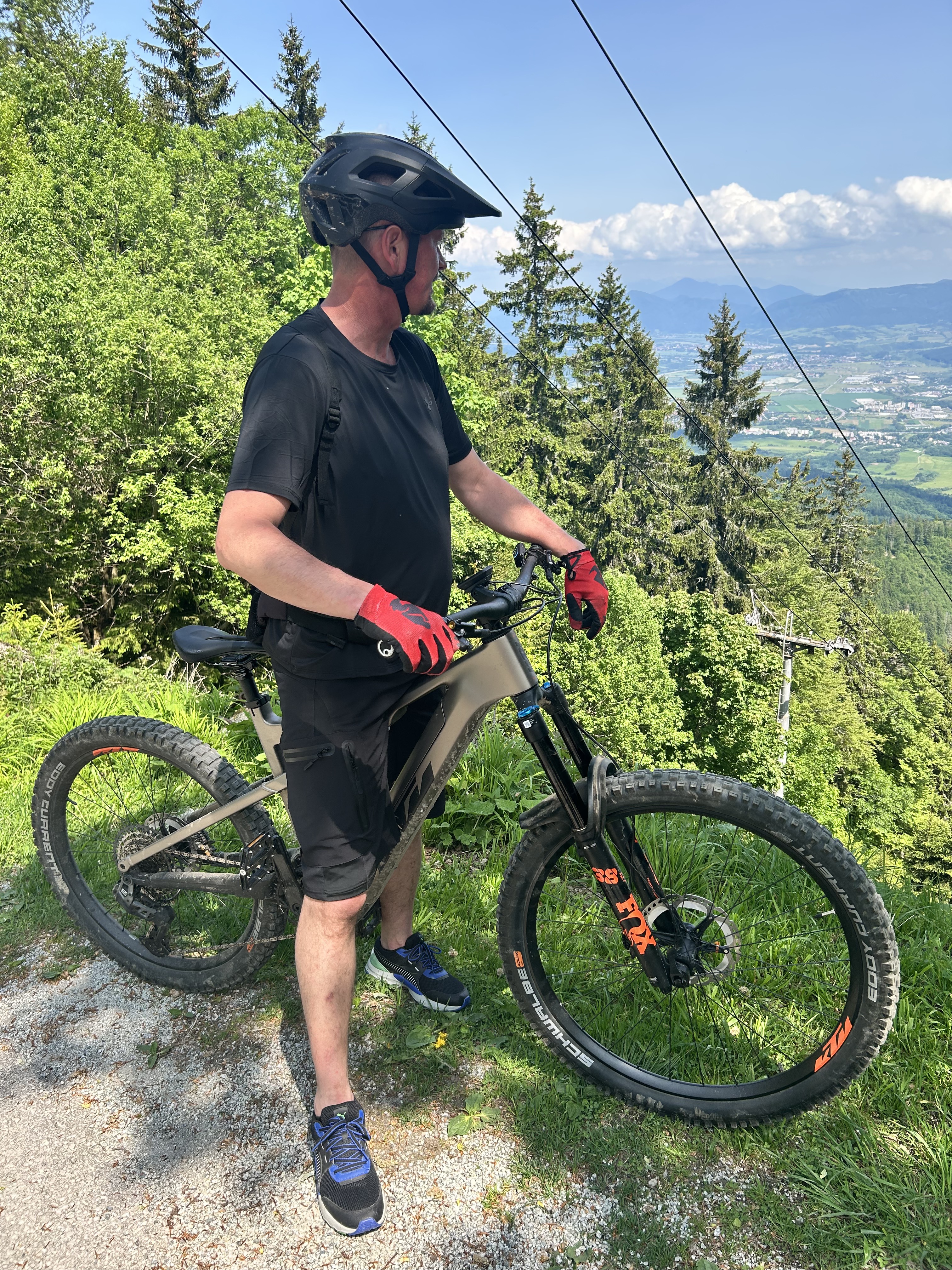 Hrdinov SNP, Martin až Hollého, Martin