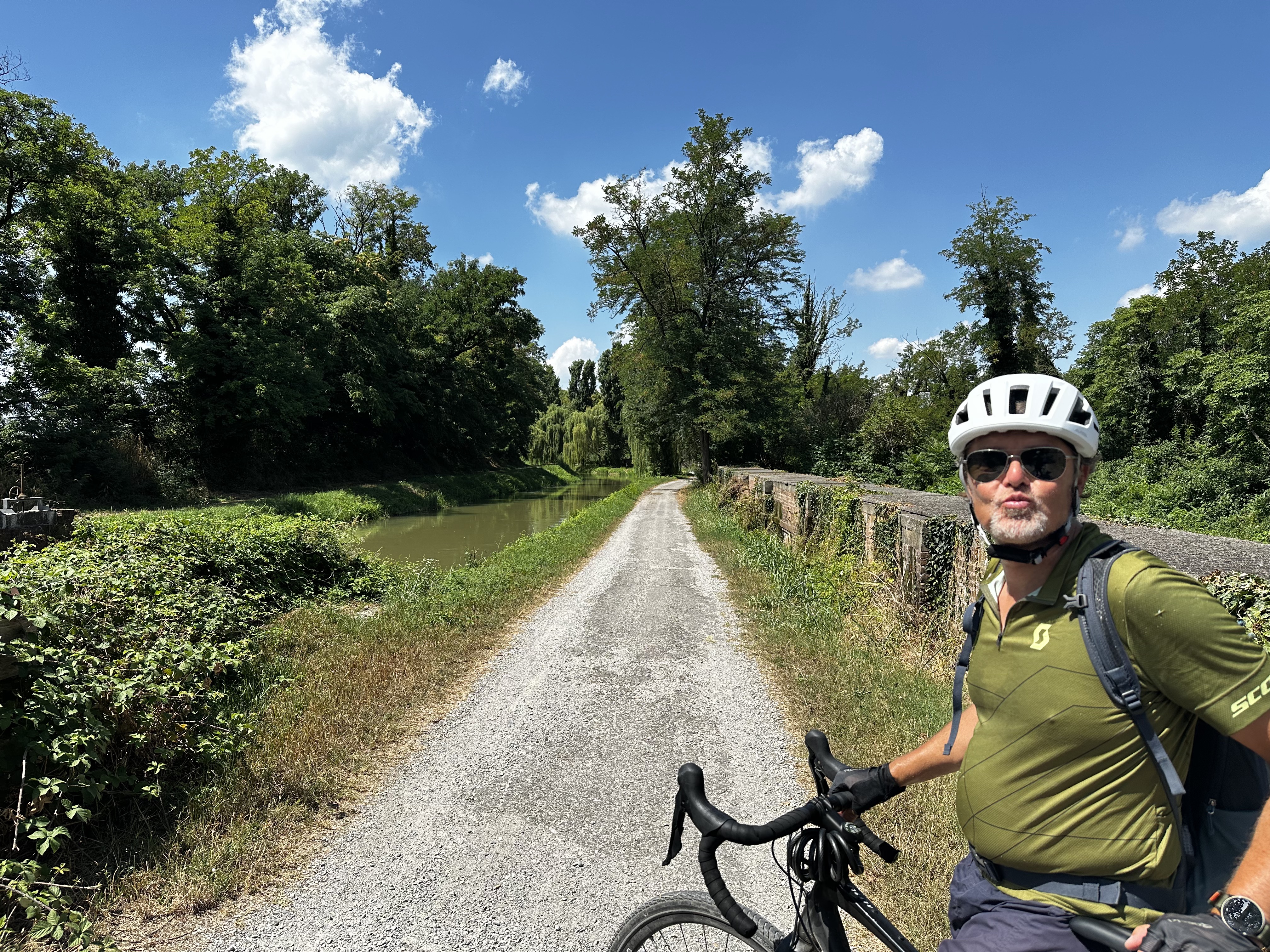 Via Guglielmo Marconi, Casalbuttano ed Uniti nach Via della Vittoria, Salvirola