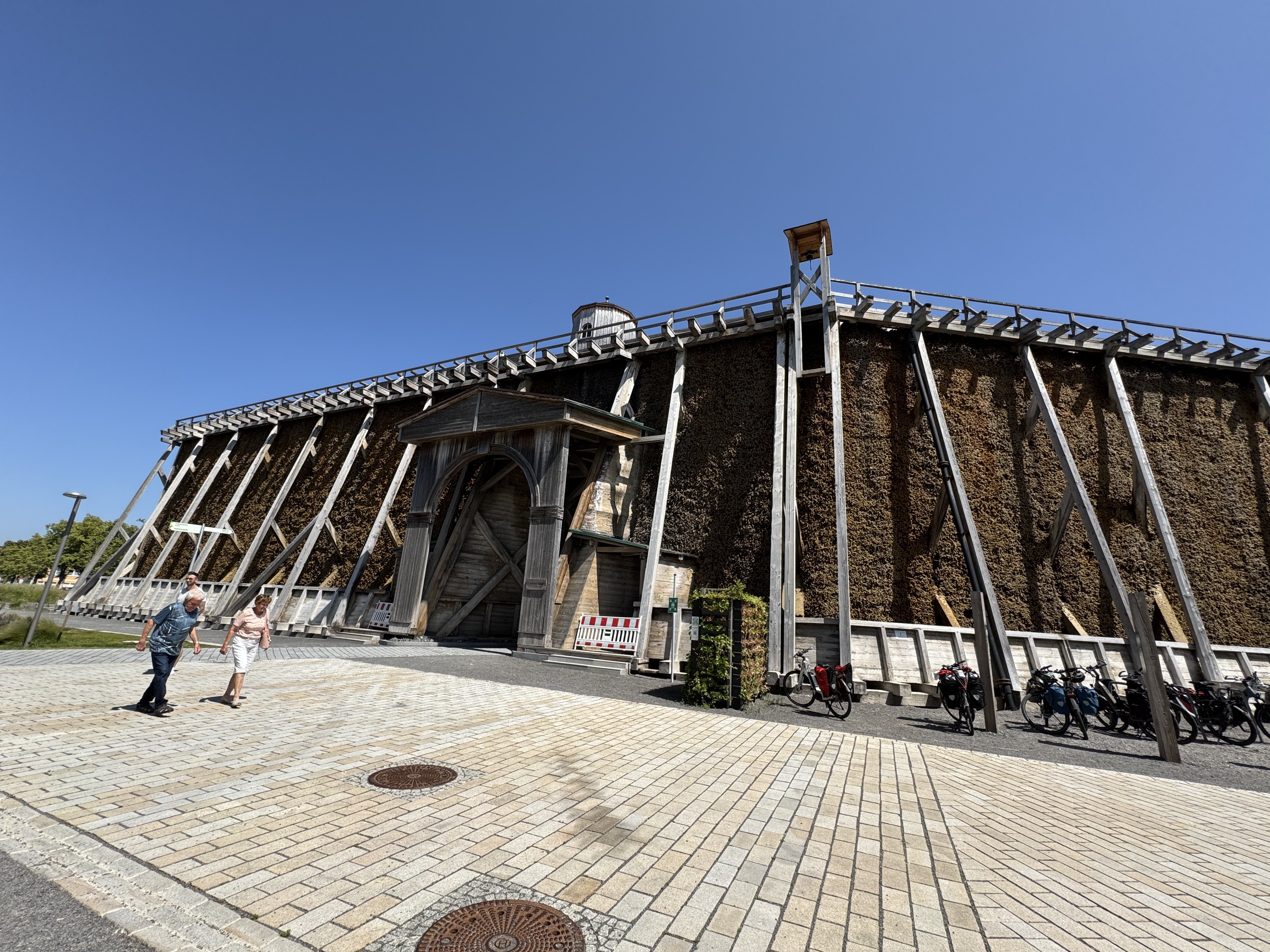 Foto 8 der Bikemap-Route "Topfmarkt, Naumburg nach Hallorenring, Halle (Saale)" Foto 8 der Bikemap-Route "Topfmarkt, Naumburg nach Hallorenring, Halle (Saale)"