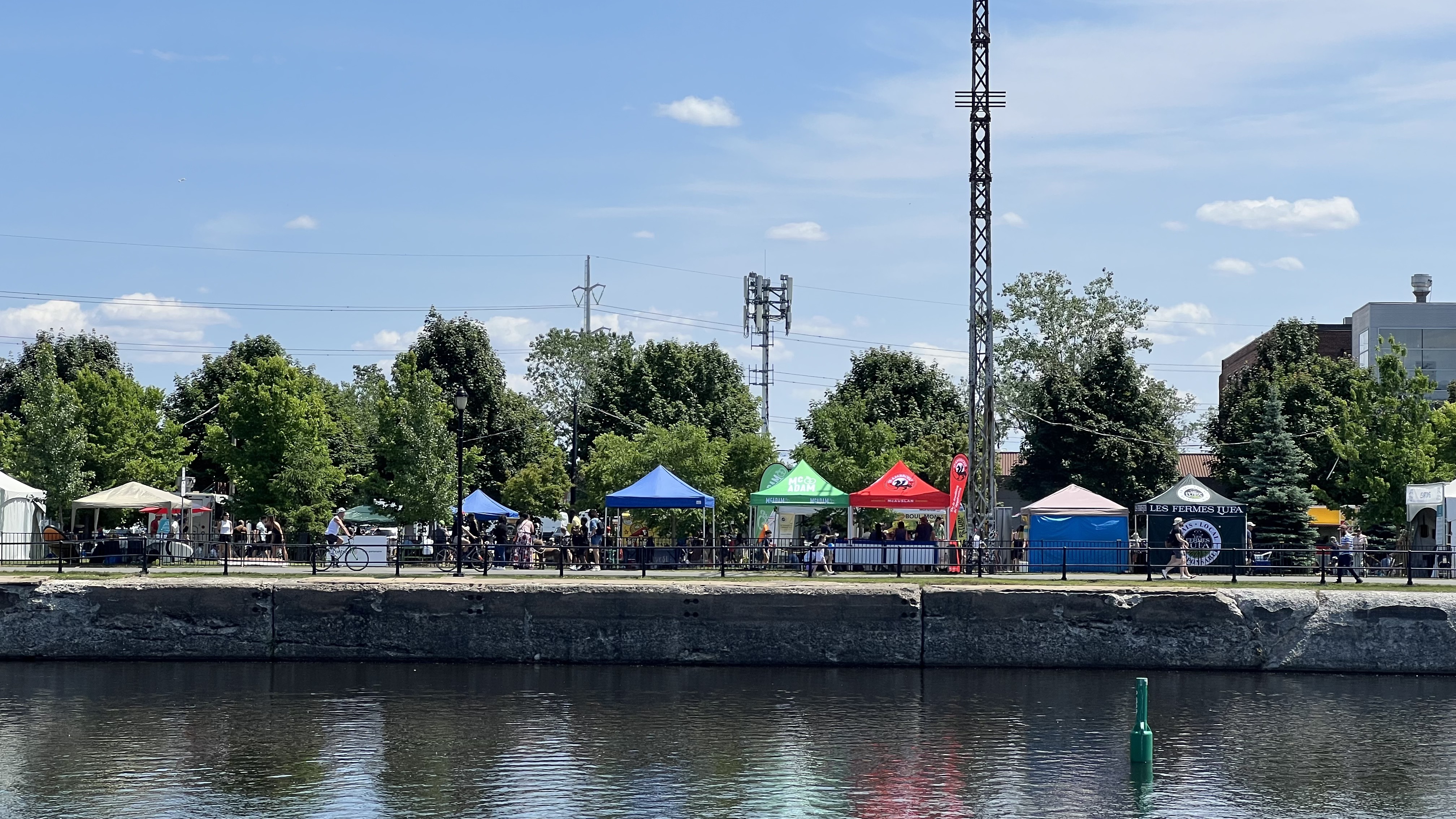 Rue de la Commune O, Montréal to Rue Notre-Dame Ouest, Montréal