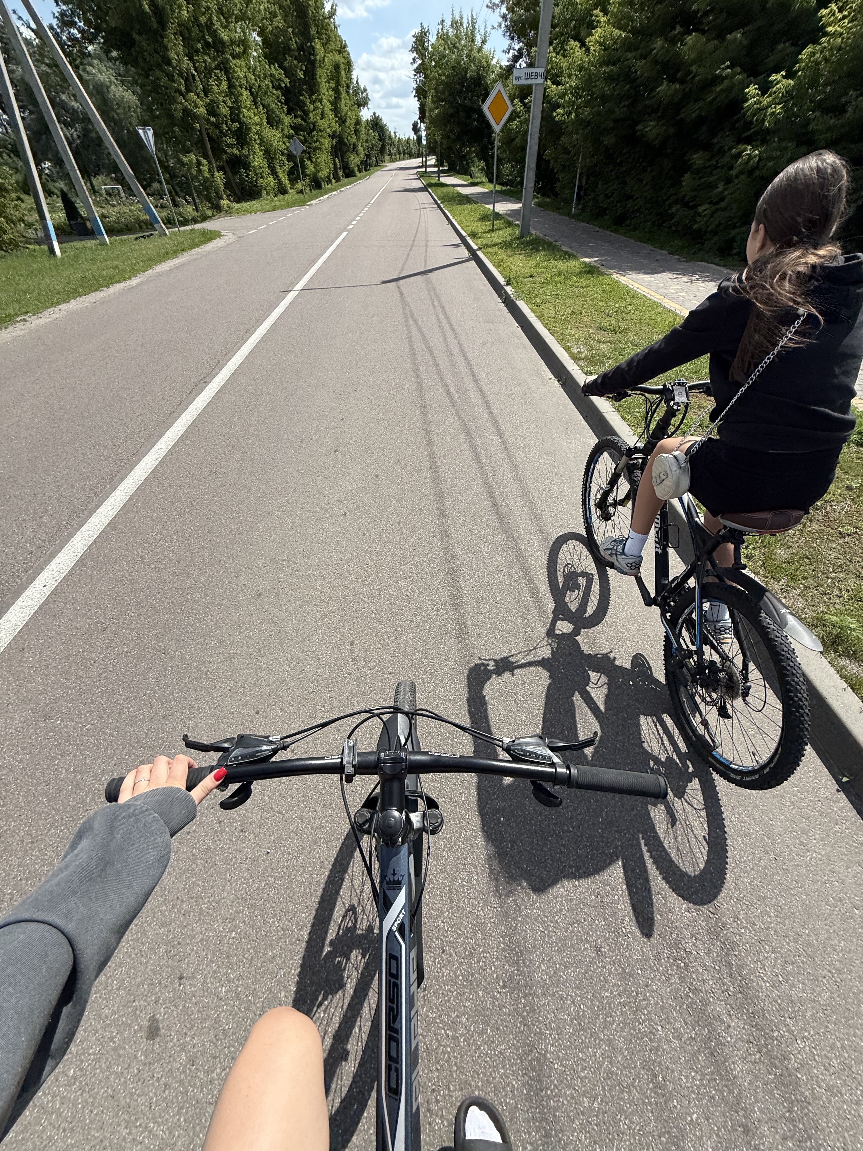 Foto 7 der Bikemap-Route "Героев Майдана улица, Счастливое до Фестивальный переулок, Счастливое" Foto 7 der Bikemap-Route "Героев Майдана улица, Счастливое до Фестивальный переулок, Счастливое"