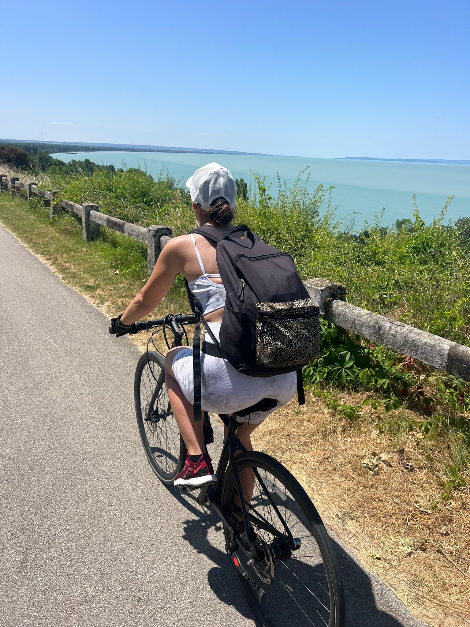 Foto 7 der Bikemap-Route "Csokonai utca, Tihany - Glatz Henrik utca, Siófok" Foto 7 der Bikemap-Route "Csokonai utca, Tihany - Glatz Henrik utca, Siófok"