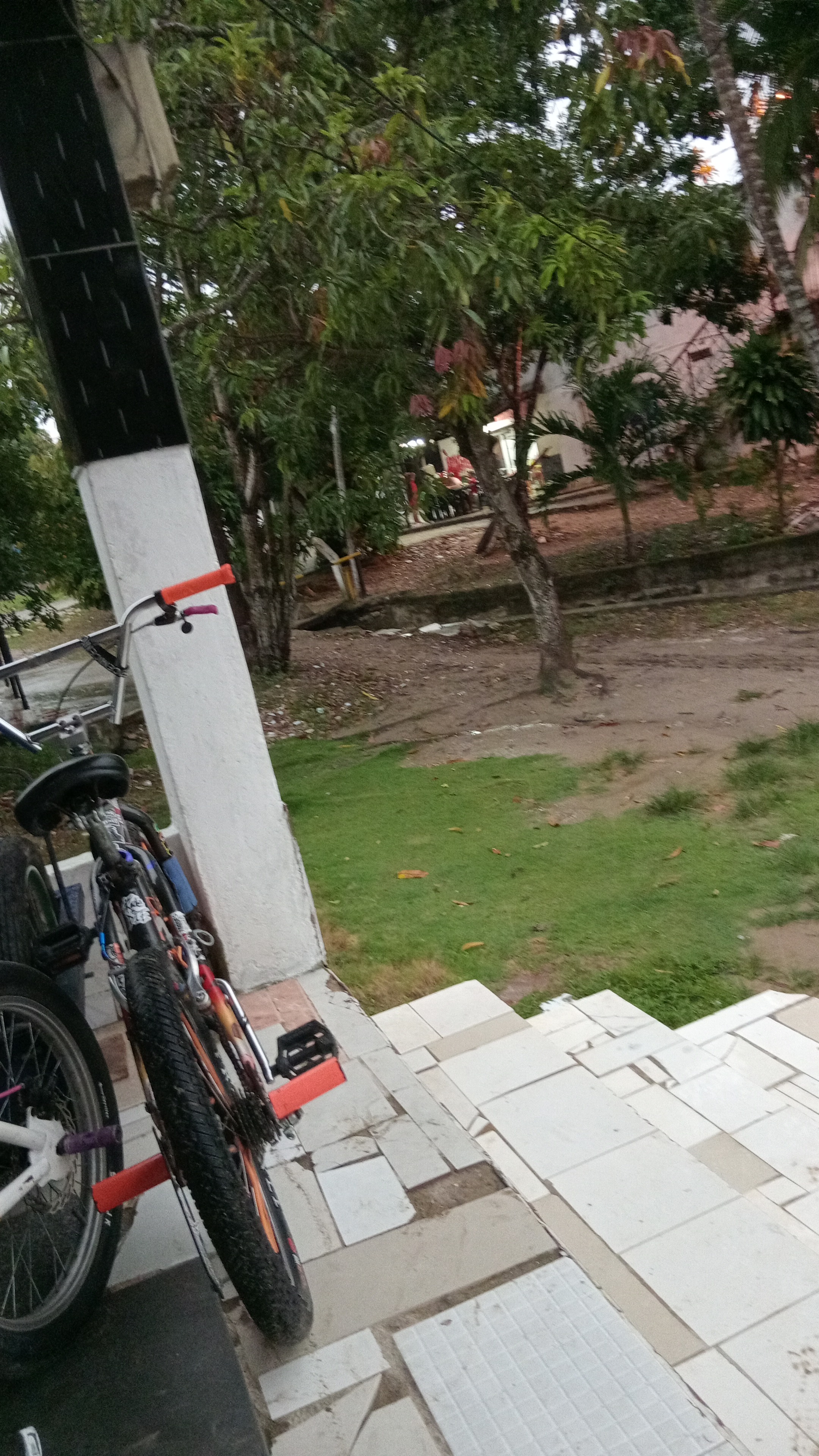 De Carrera # 13-127 a Calle 9a # 18-76