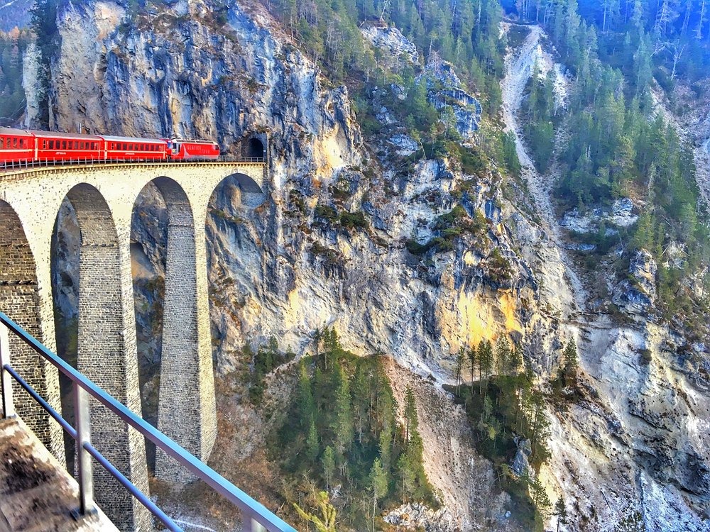 Saint Moritz to Thusis via Albulapass