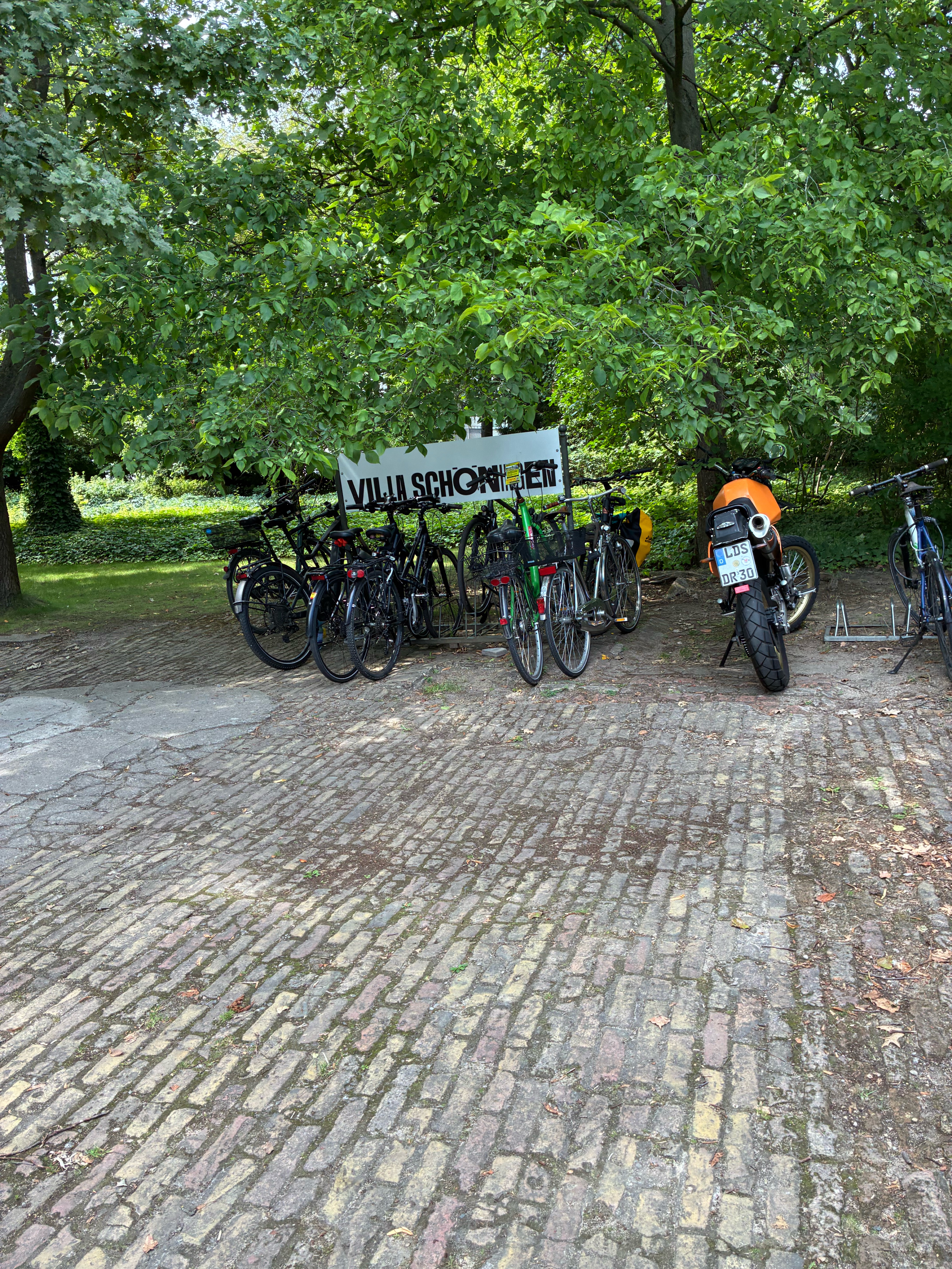 Foto 4 de la ruta de Bikemap "Behlertstraße, Potsdam to Joachimsthaler Straße, Berlin" Foto 4 de la ruta de Bikemap "Behlertstraße, Potsdam to Joachimsthaler Straße, Berlin"