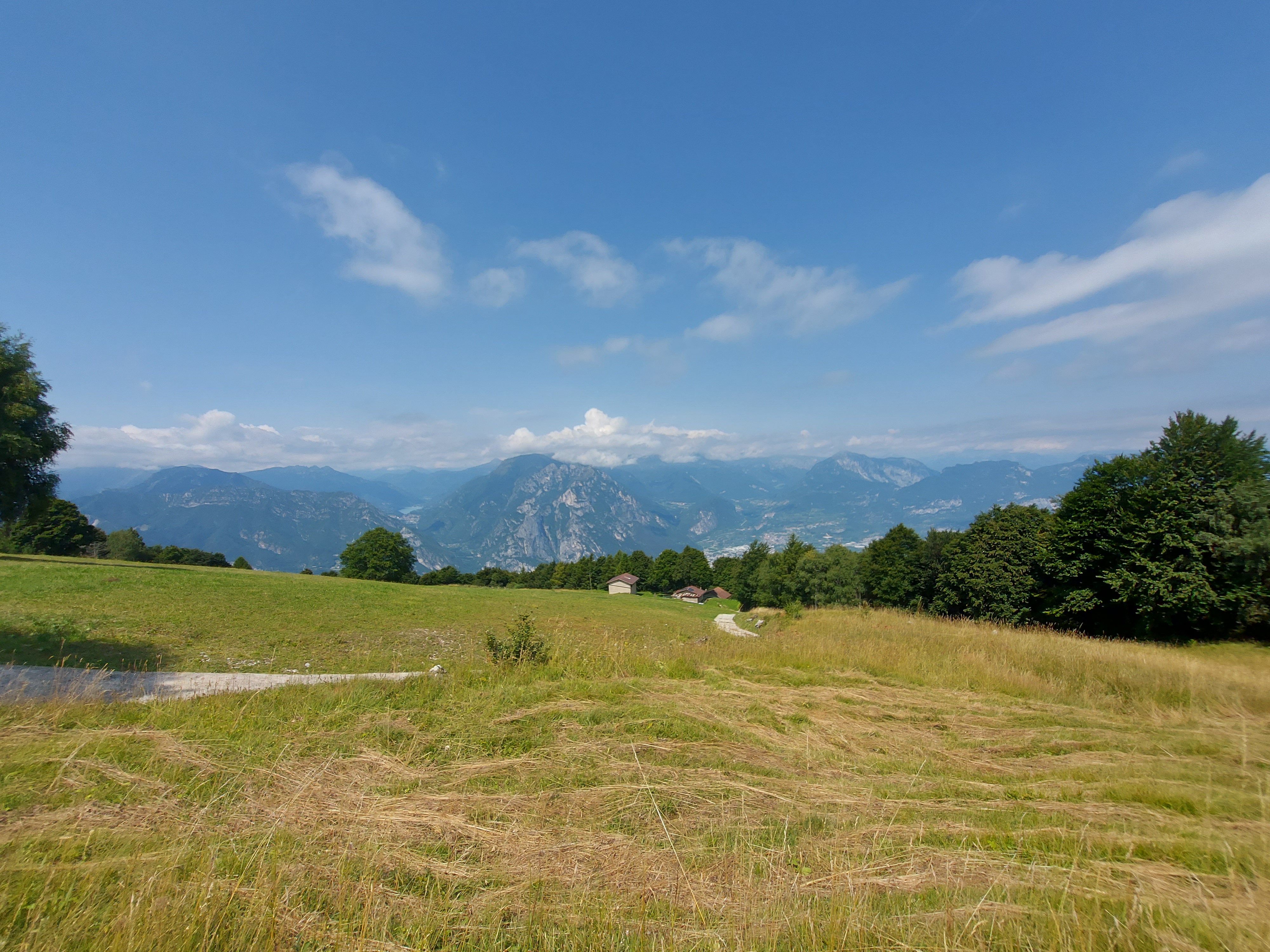 Via Brione 1/A nach Via Europa