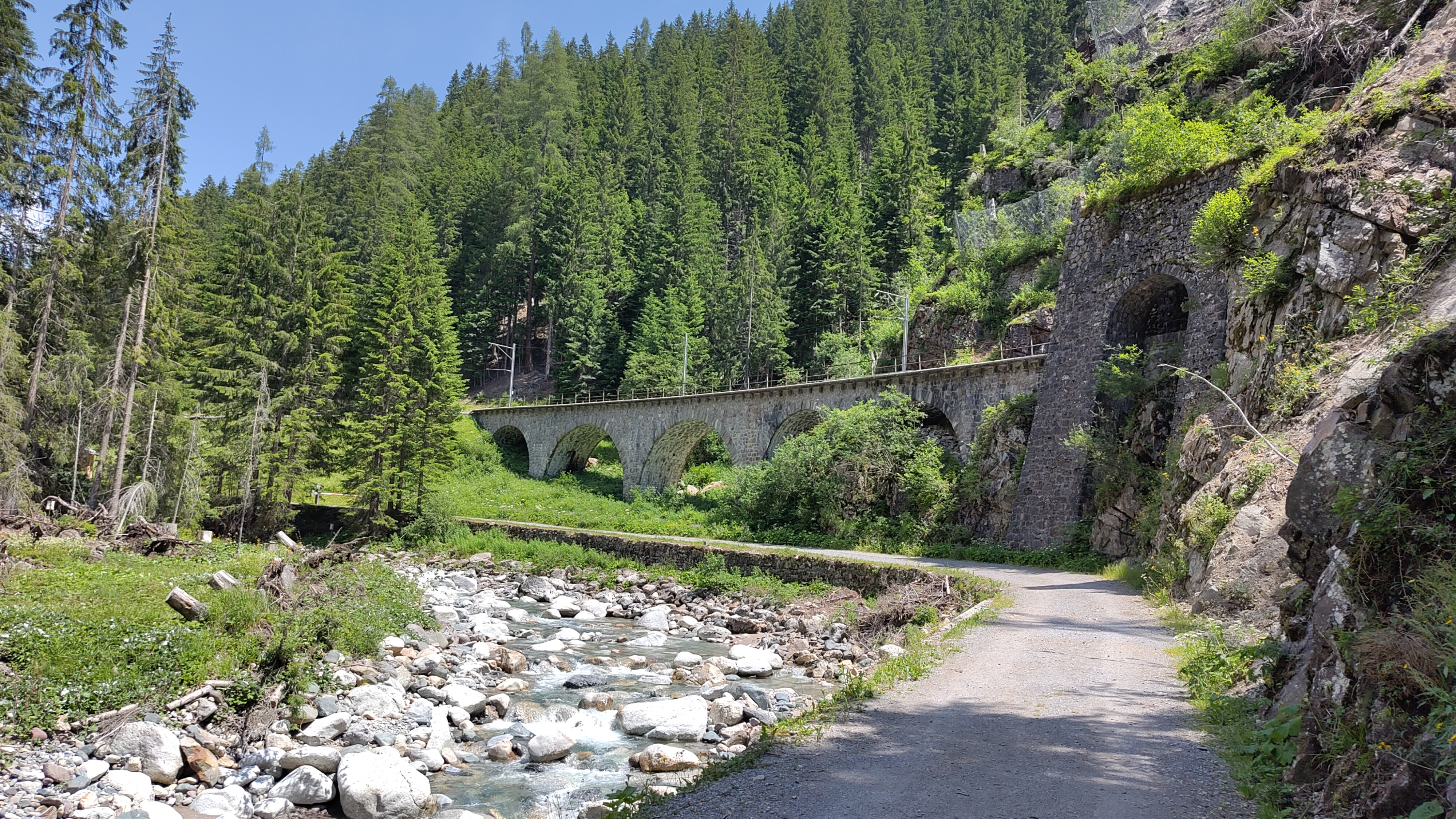 Photo 8 of the Bikemap route "Davos Wolfgang - Zügenschluecht - Schmitten"