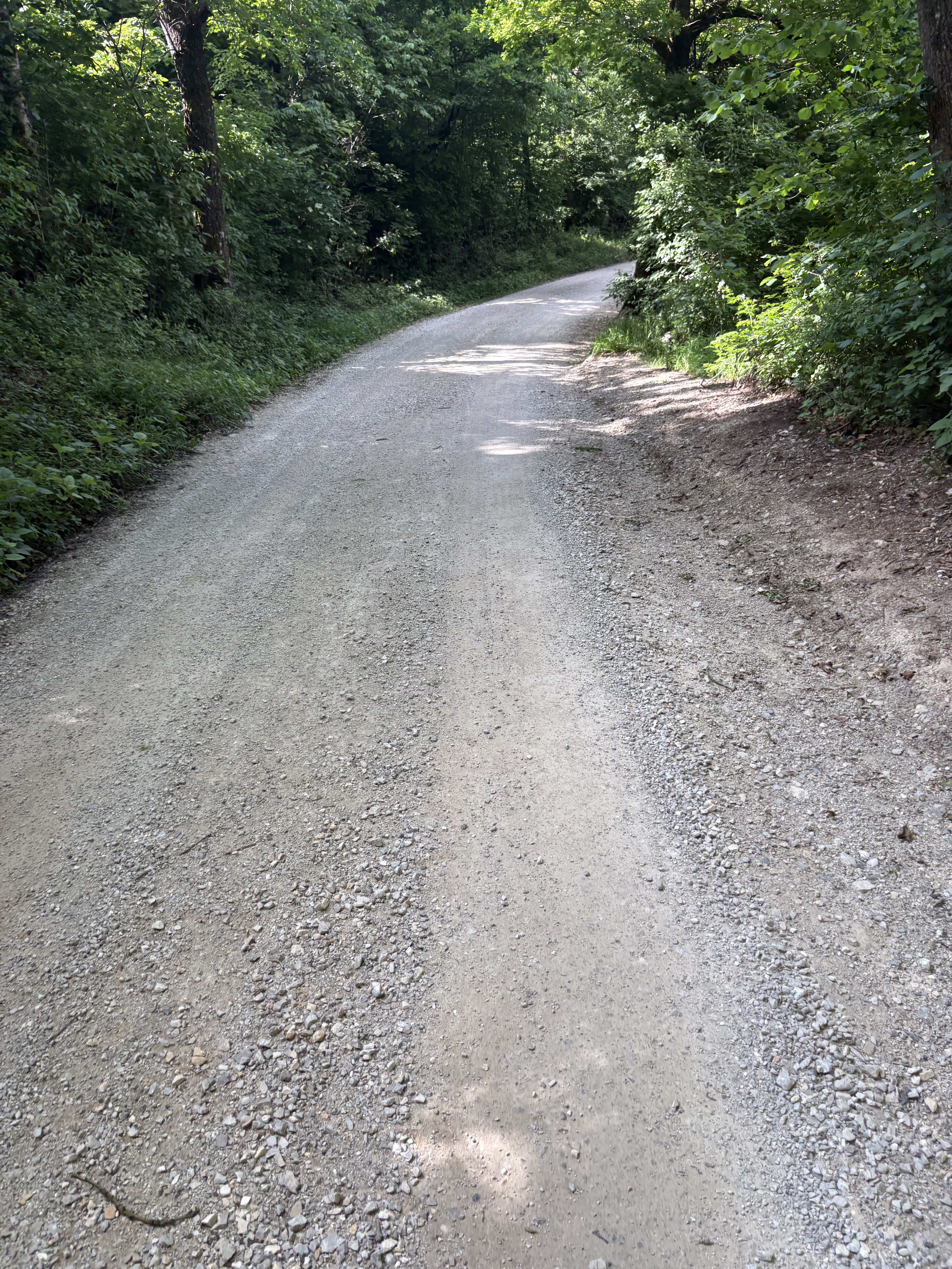 Titov trg, Postojna a Tržaška cesta, Postojna