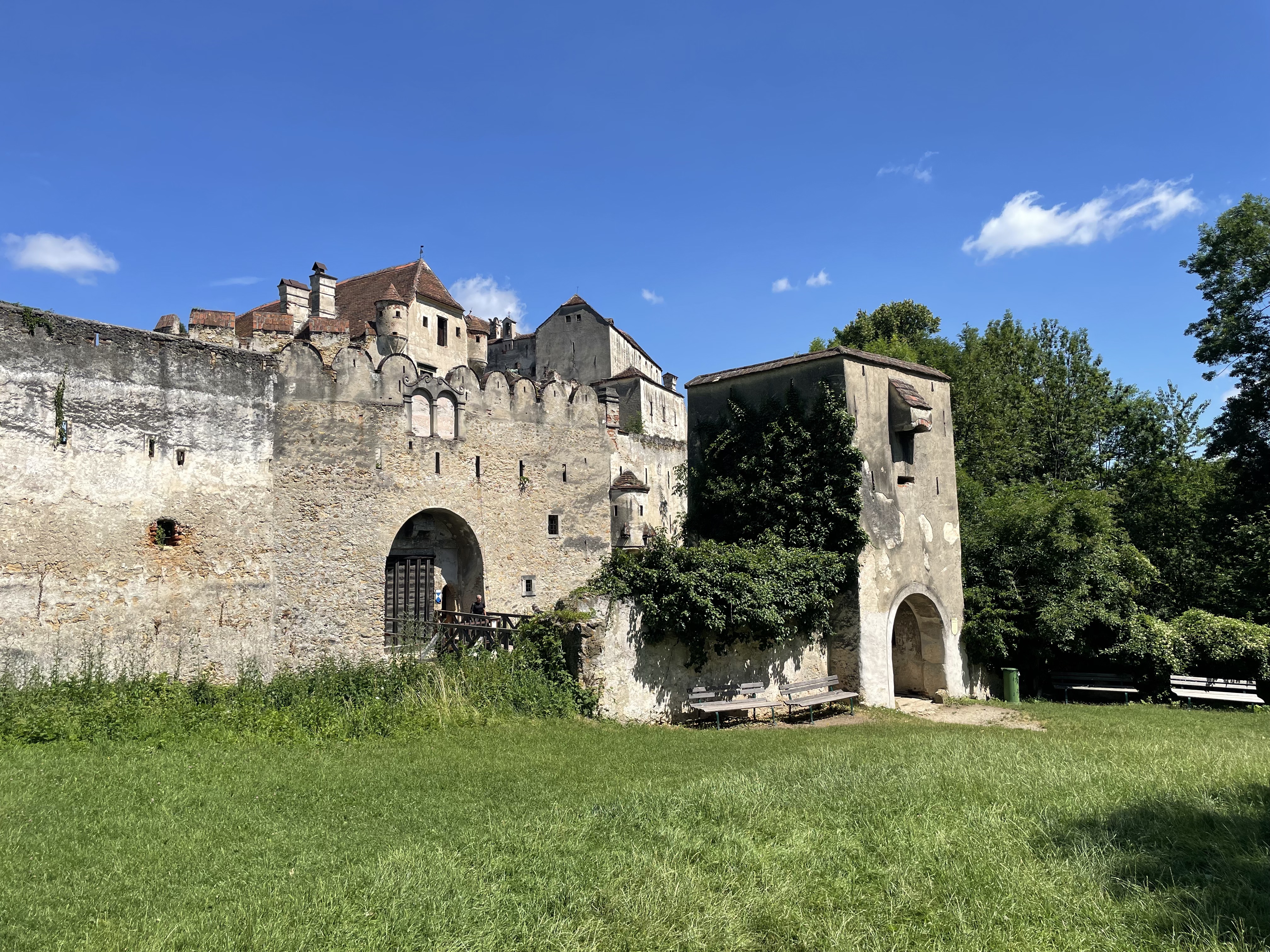 Rec 02 Über die Burg nach Sebenstein