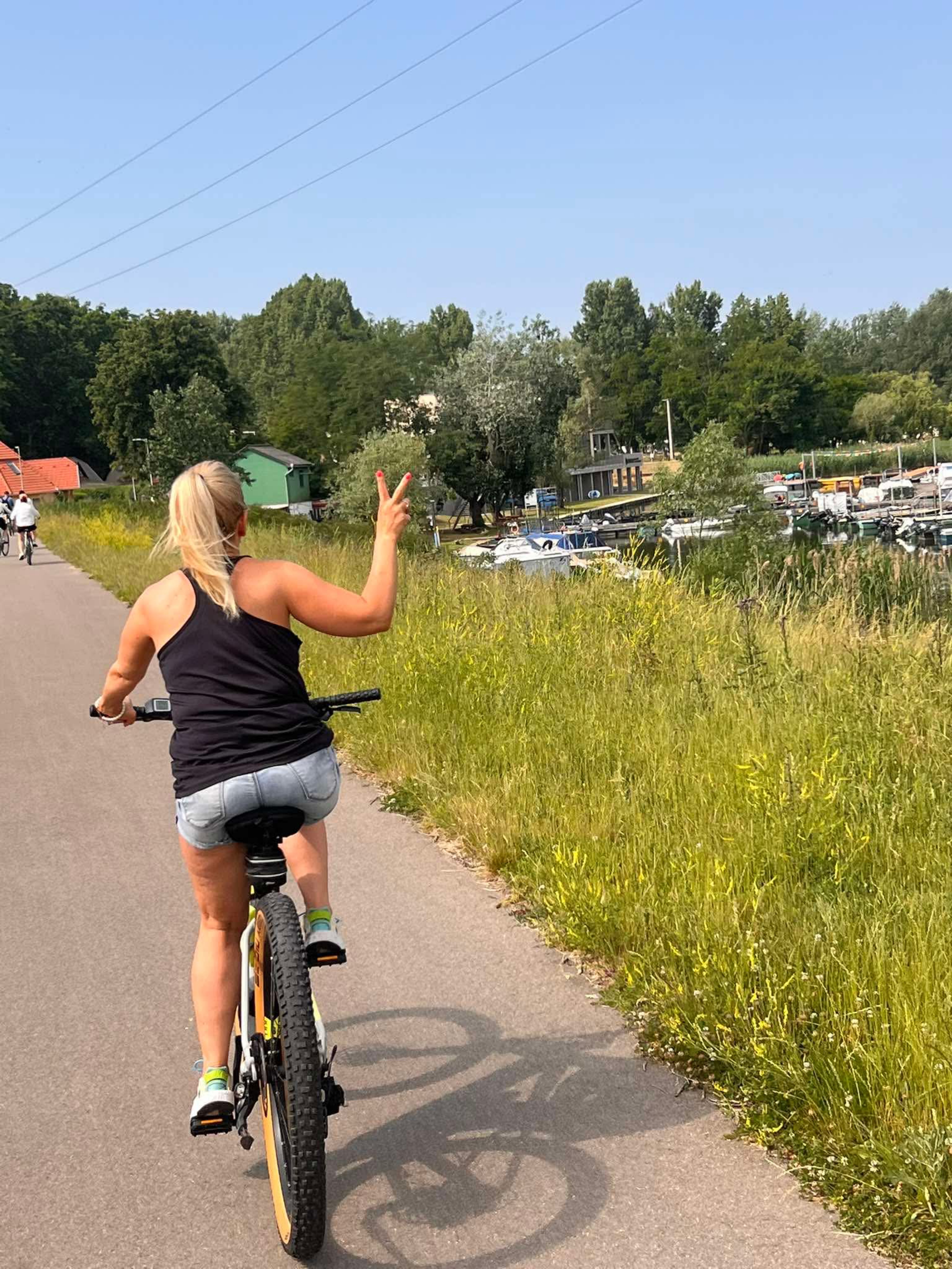 Húszöles út, Tiszafüred - Húszöles út, Tiszafüred