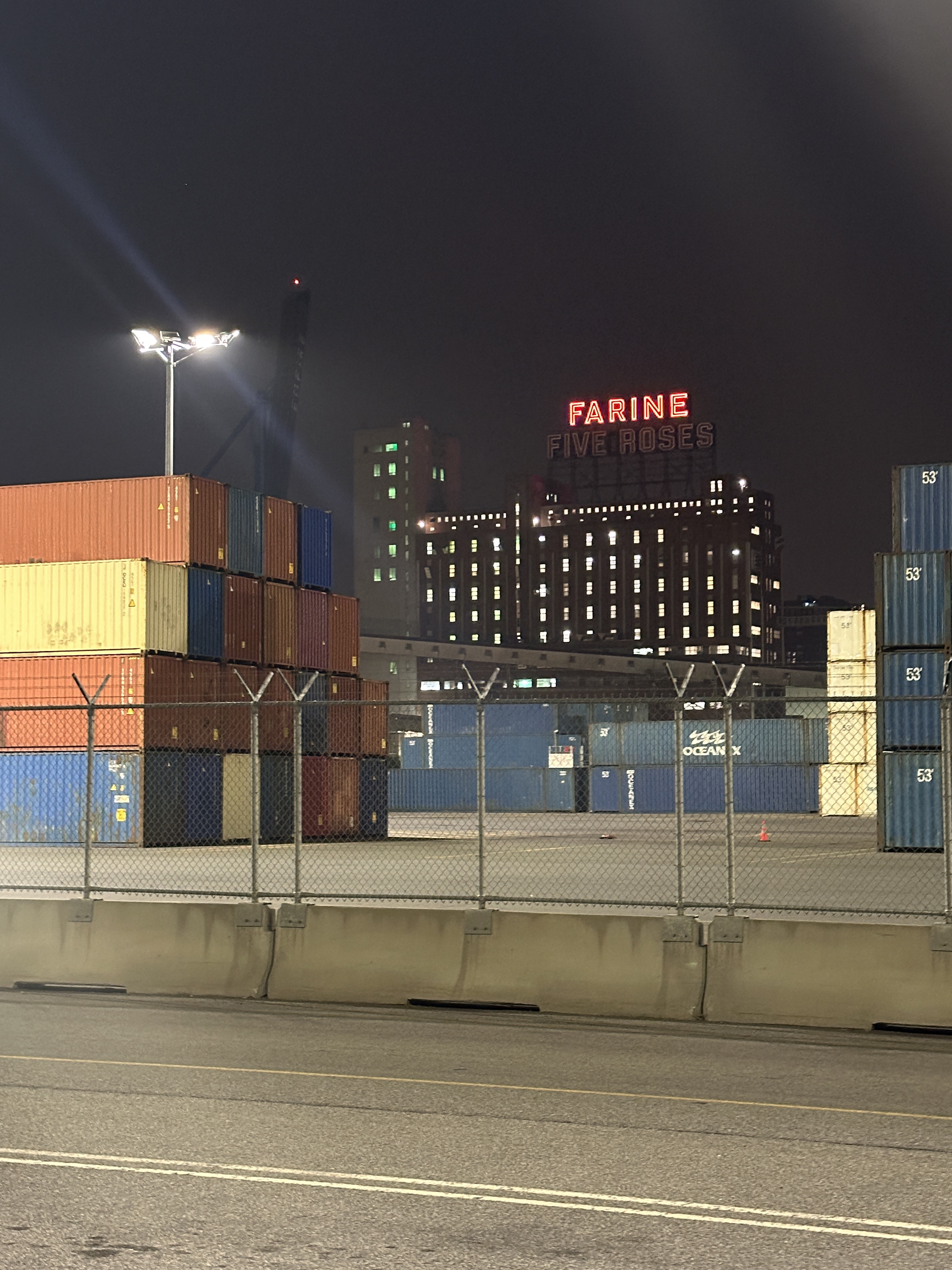 Photo 8 of the Bikemap route "Autoroute 10 W, Montréal to Av Mont-Royal E, Montréal"