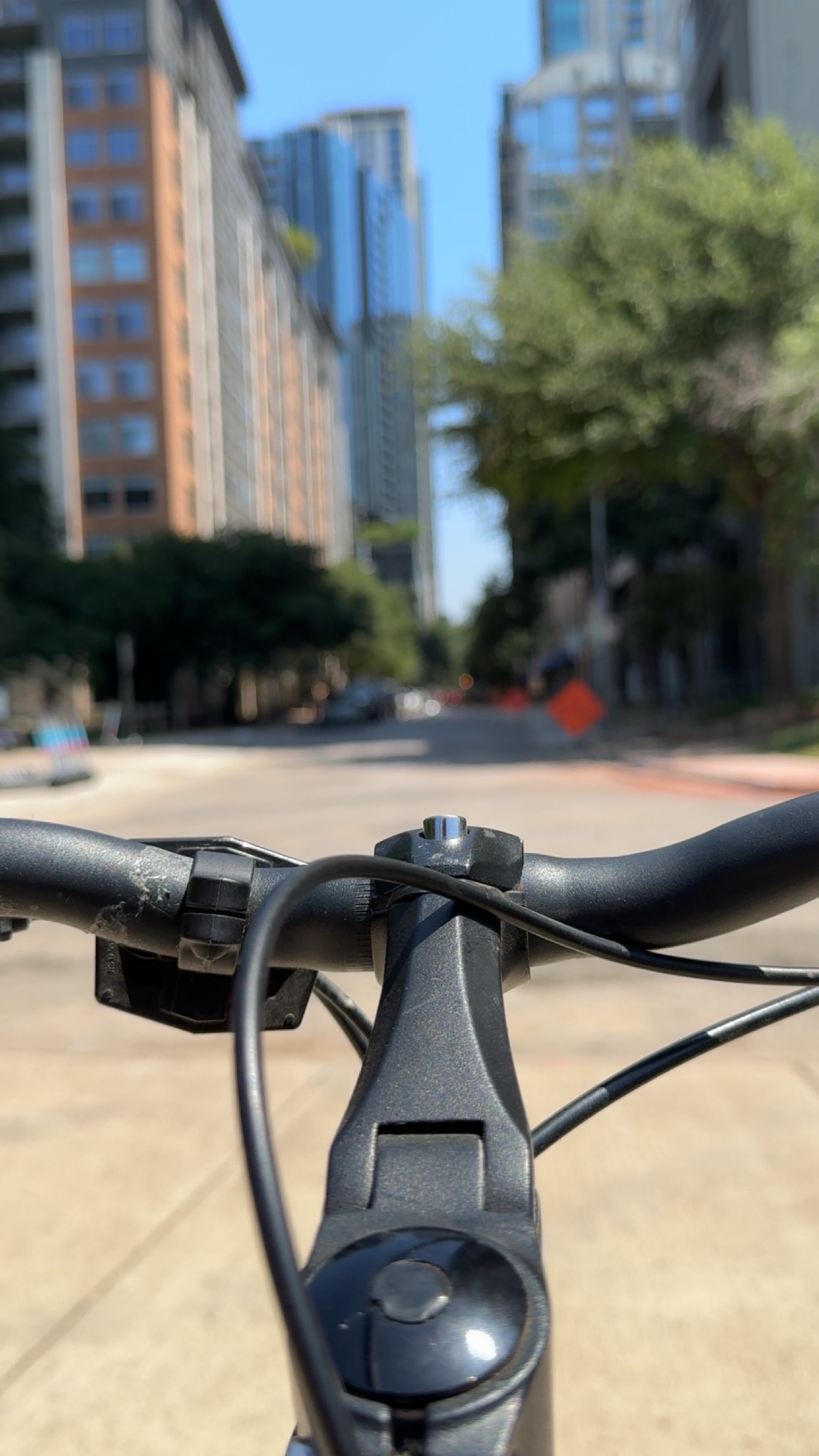 Photo 8 of the Bikemap route "N IH-35 Service Rd, Austin to IH-35 N, Austin"