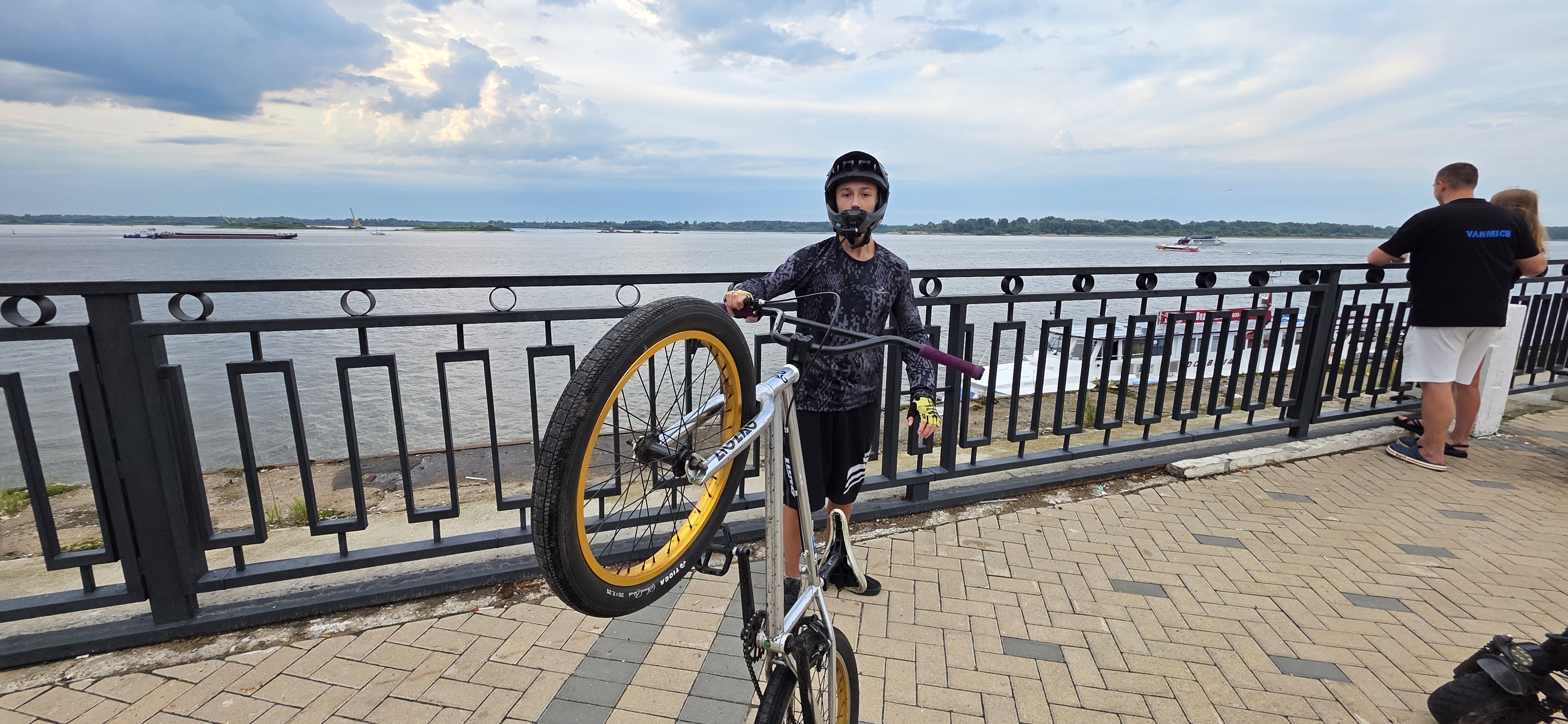 От улица Красная Слобода до Республиканская улица корпус