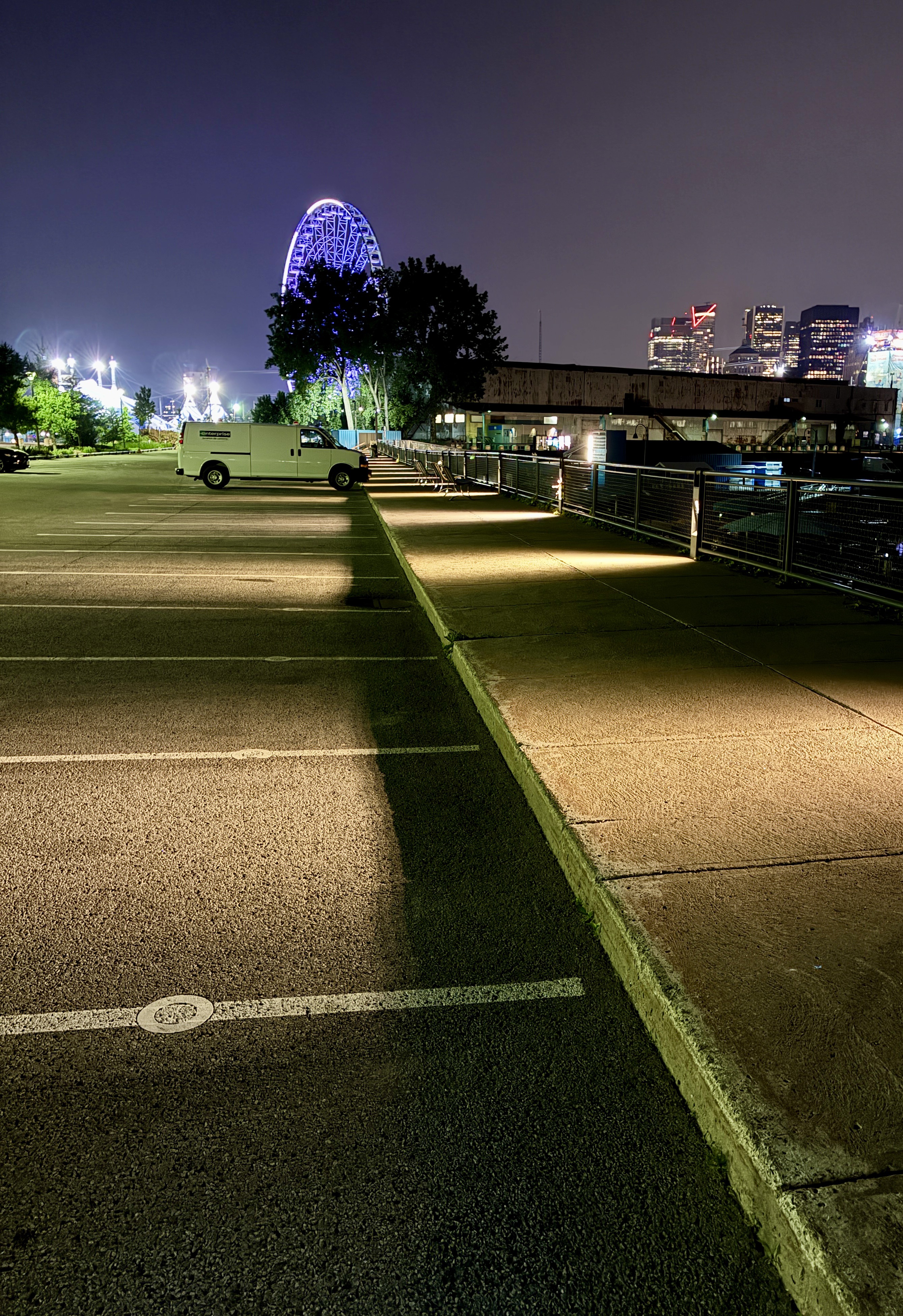 Photo 8 of the Bikemap route "Avenue Du Parc, Montréal to Rue Hutchison, Montréal"