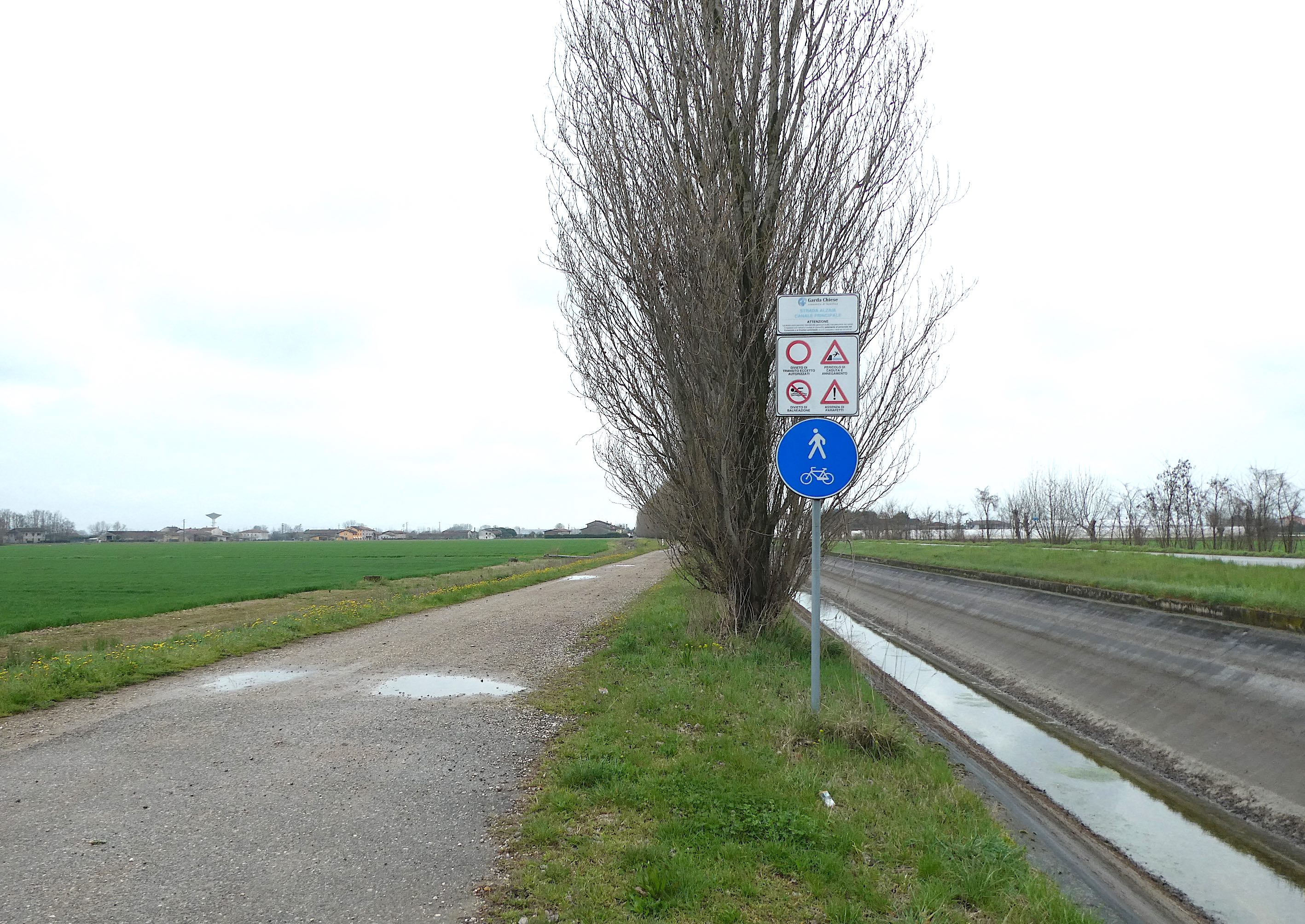 Hebe Bild 5 entlang der Bikemap-Route "Anello Mincio Goito Volta Guidizzolo Pozzolo" hervor