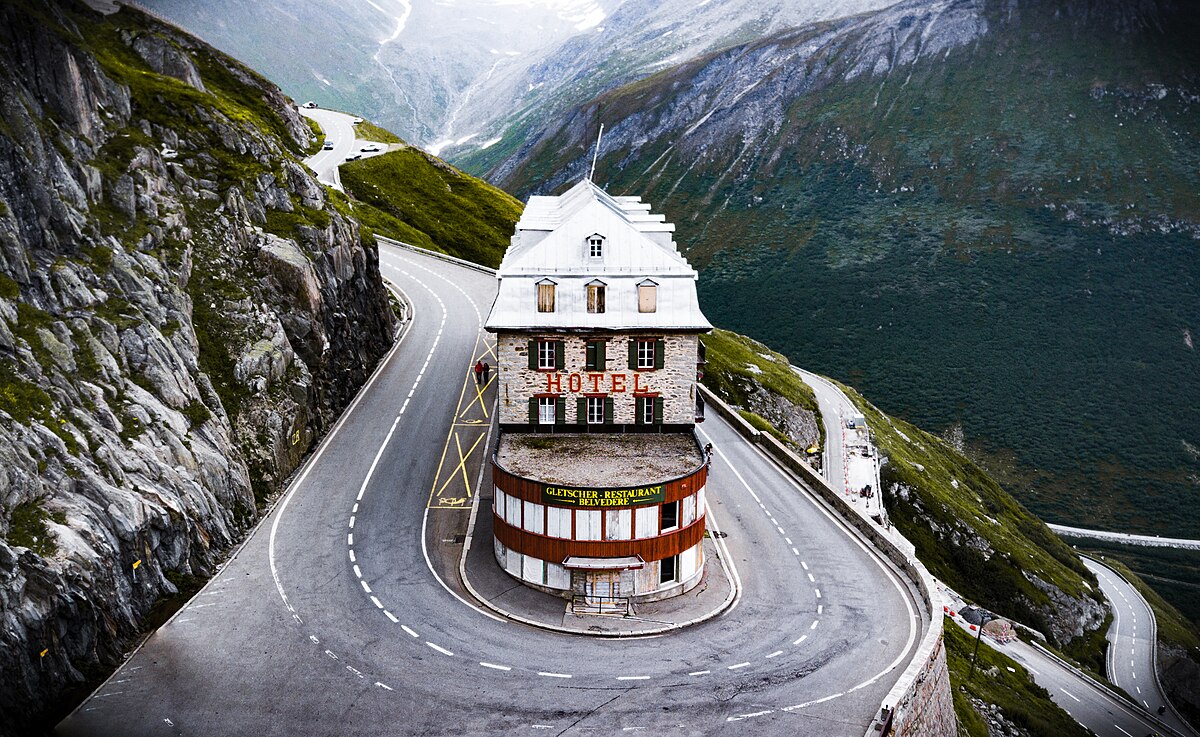 Hebe Bild 14 entlang der Bikemap-Route "Airolo - St Gotthard Loop" hervor